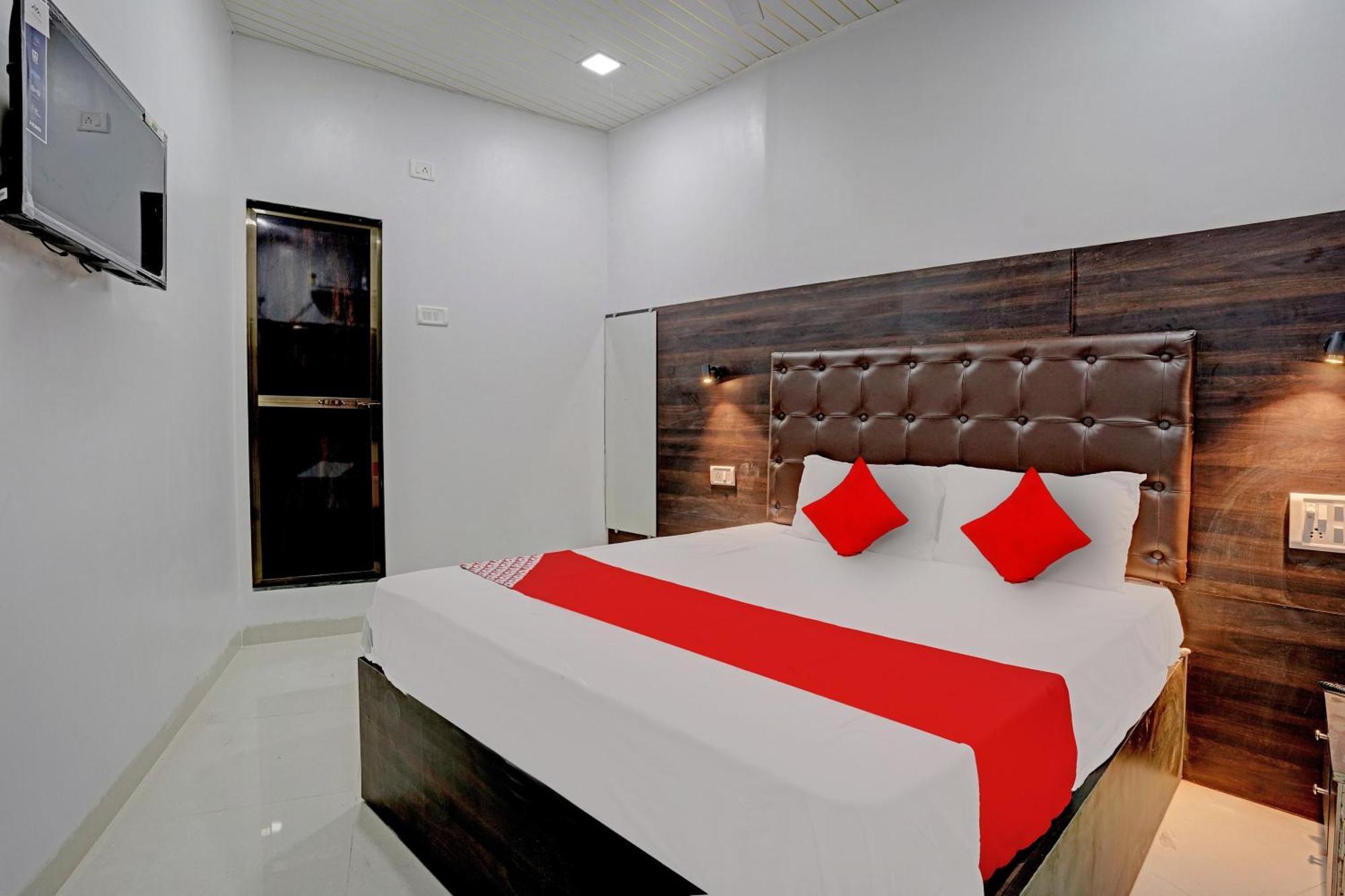 Hotel O Nithyanand Мумбаи Экстерьер фото