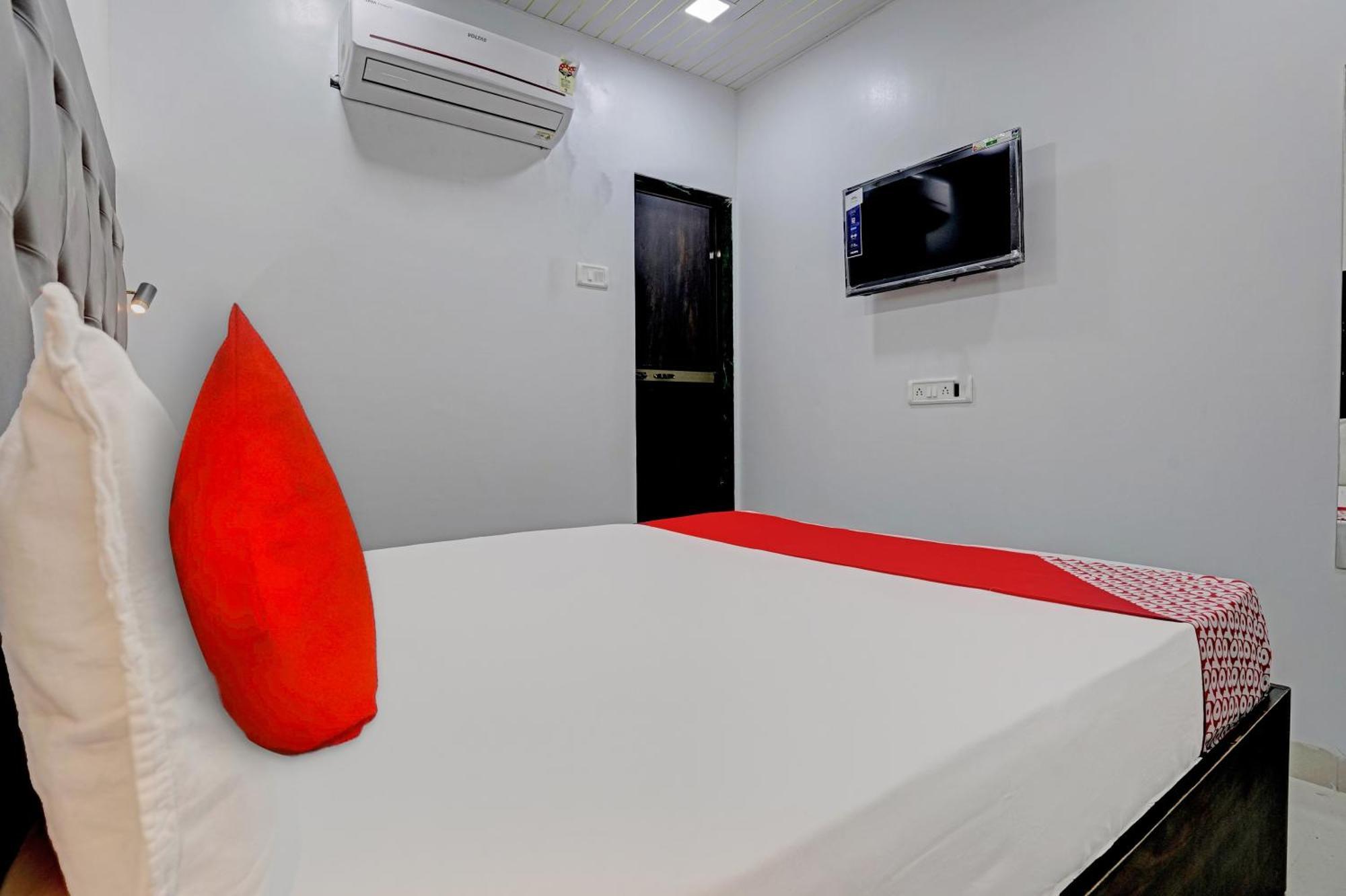 Hotel O Nithyanand Мумбаи Экстерьер фото