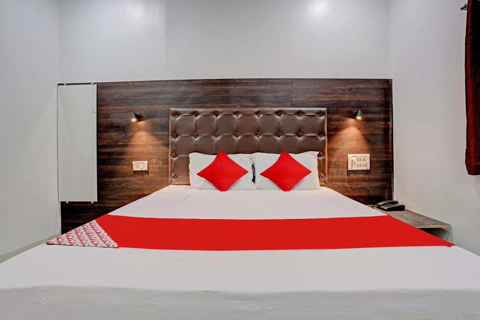 Hotel O Nithyanand Мумбаи Экстерьер фото